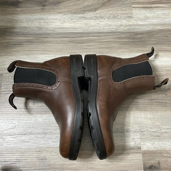 Blundstone Original High Top Chelsea Boot Brogue Size 6 AUS, US women 9. - Picture 5 of 9